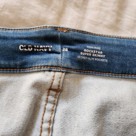 Old Navy High-Rise Rockstar Super Skinny Jeans size 28 NWOT - Picture 3 of 4